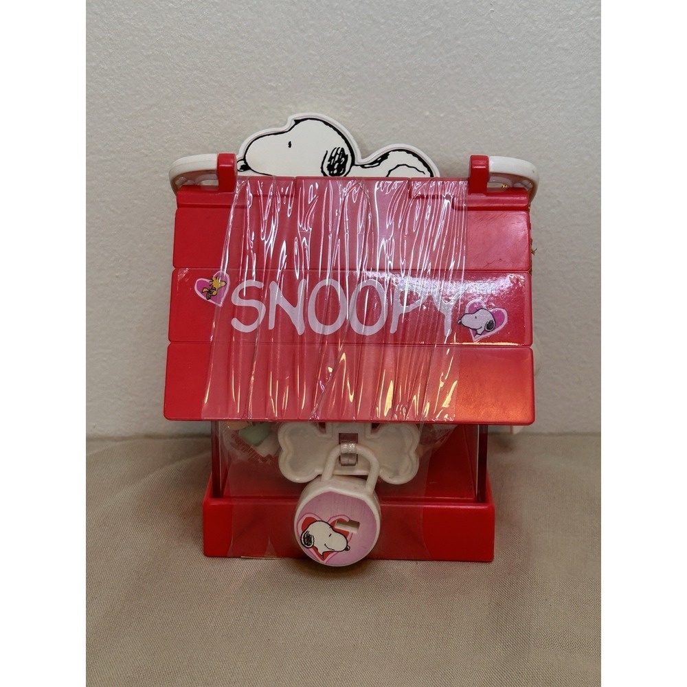 Rare Snoopy Tart Candy Dog House manufactured by Galerie 2010 Sealed